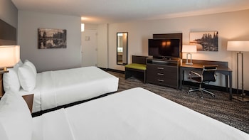 Standard Room, 2 Queen Beds, Non Smoking (Walk-in Shower;Pet Friendly)