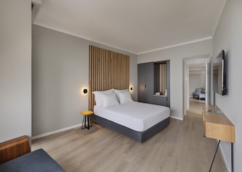 Junior Suite Lake view Balcony