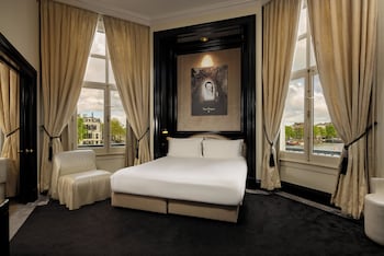 Champagne Suite, 1 King Bed, River View