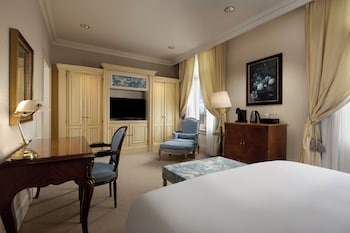 Premium Room, 1 King Bed, River View