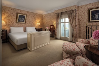 Penthouse, 1 King Bed, City View (Suite)
