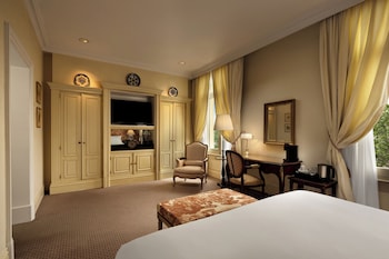 Premium Room, 1 King Bed, River View