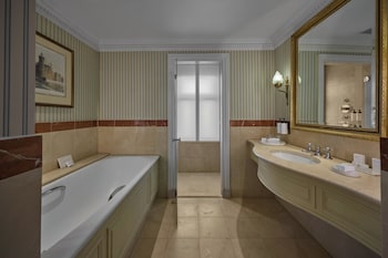 Premium Room, 2 Twin Beds, River View