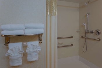 Room, 2 Queen Beds, Accessible, Non Smoking (Mobility, Hearing, Roll-In Shower)