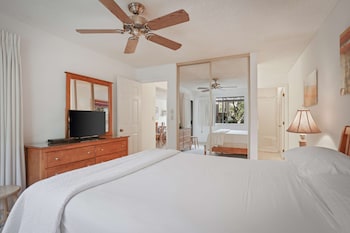 Suite, 1 Queen Bed, Garden View
