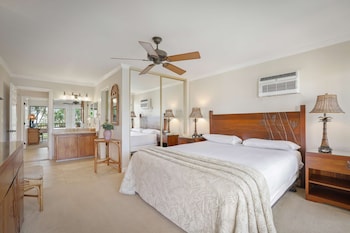 Suite, 2 Queen Beds, Garden View
