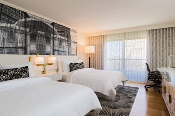 Room, 2 Queen Beds, Balcony, Lake View (Balcony)