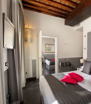Room, Connecting Rooms (Via del Corso 81) (no breakfast)