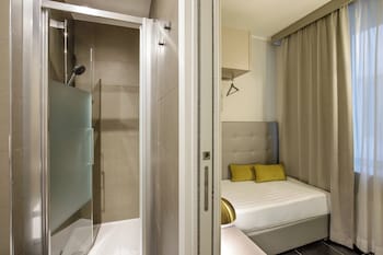 Standard Single Room (Via del Corso 81) (no breakfast)