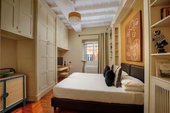 Ambassador Apartament (Via Mario De' Fiori 59/A)
