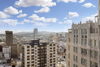 Classic Room, 1 King Bed, City View