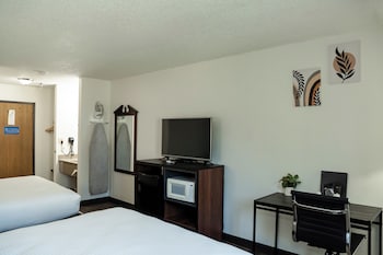 Standard Room, 2 Queen Beds, Non Smoking (42 inch TV)