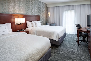 Room, 2 Queen Beds, Accessible (Mobility/Hearing Tub)