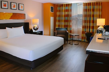 West Tower Executive King with Refrigerator/Coffee Maker