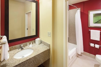 Room, 1 King Bed with Sofa bed (Hearing Accessible)