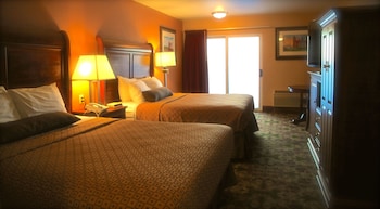 Deluxe Room, 2 Queen Beds, Balcony, Lake View