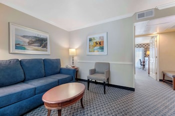 Suite, 2 Queen Beds, Non Smoking, Balcony (with Sofabed)
