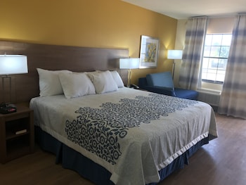 Standard Room, 1 King Bed