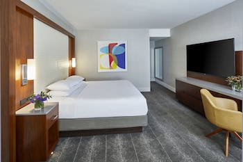 Room, 1 King Bed, Corner