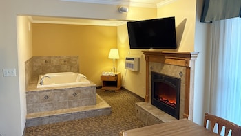 Executive Suite, 1 King Bed, Non Smoking, Fireplace