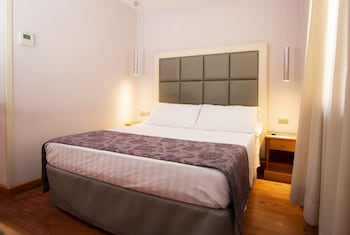Double or Twin Room (Small)