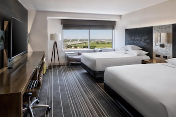 Room, 2 Queen Beds, Accessible (Shower)
