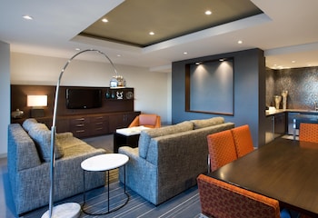 Suite, Balcony