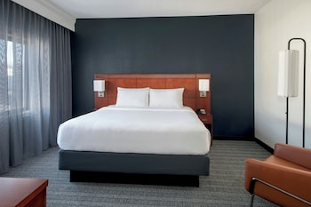 Suite, 1 Bedroom (Mobility/Hearing Accessible, Tub)