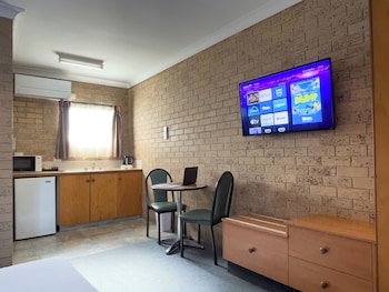 Budget Queen Room