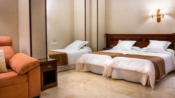 Quadruple Room (2 adults + 2 children)