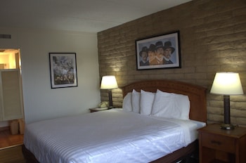 Standard Room, 1 King Bed, Accessible, Non Smoking