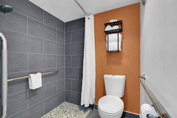 Standard Room, 2 Queen Beds, Accessible, Non Smoking