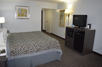 Standard Room, 1 King Bed, Accessible, Non Smoking