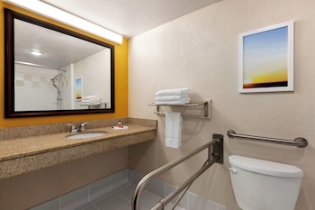 Room, 2 Double Beds, Accessible, Non Smoking (Accessible Tub)