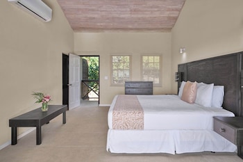 Superior Seaview Room (1 King Beds)