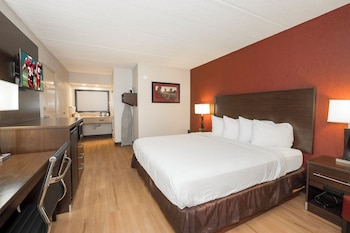 Deluxe Room, 1 King Bed, Non Smoking, Jetted Tub