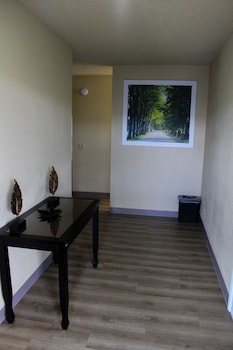 Studio Suite, 1 King Bed, Non Smoking, Refrigerator & Microwave