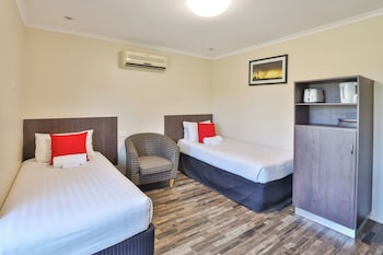 Medium Family Room