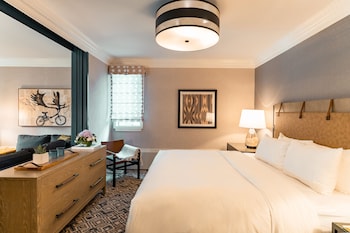 Luxury Suite, 1 King Bed (Lakefront)