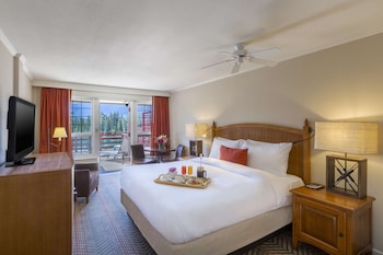 Deluxe Room, 1 King Bed (Main Lodge)