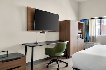 Studio, Multiple Beds, Accessible Bathtub