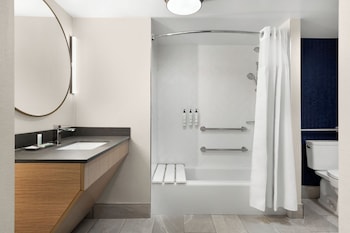 Studio, Multiple Beds, Accessible Bathtub