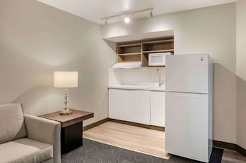 Family Suite, 1 King Bed with Sofa bed, Non Smoking