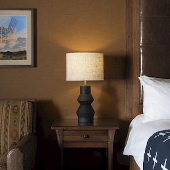 Room, 1 King Bed (King Creekside)