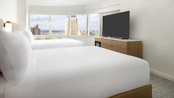 Room, 2 Double Beds, Corner