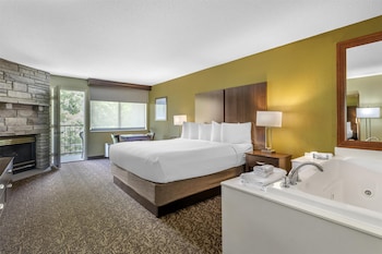 Standard Room, 1 King Bed, Non Smoking, Jetted Tub