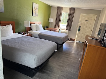 Standard Room, 2 Double Beds, Non Smoking
