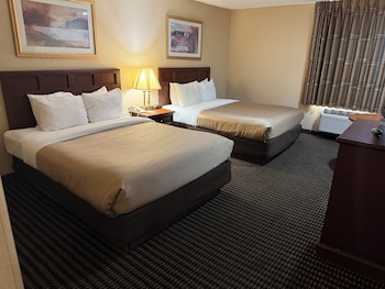 Suite, 2 Queen Beds, Non Smoking