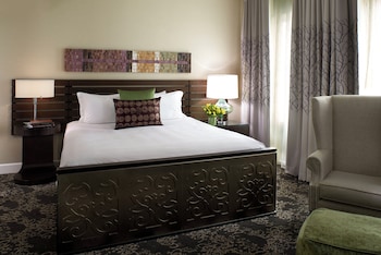 Room, 1 King Bed (Essential)