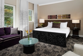 Premium Room, 1 King Bed with Sofa bed, City View